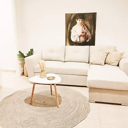 New Modern Flat Pyrgos Centre Olympia * Pírgos