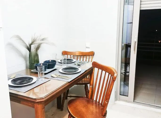 New Modern Flat Pyrgos Centre Olympia アパート Pírgos